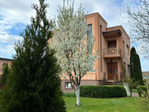 будинок за адресою Центральна