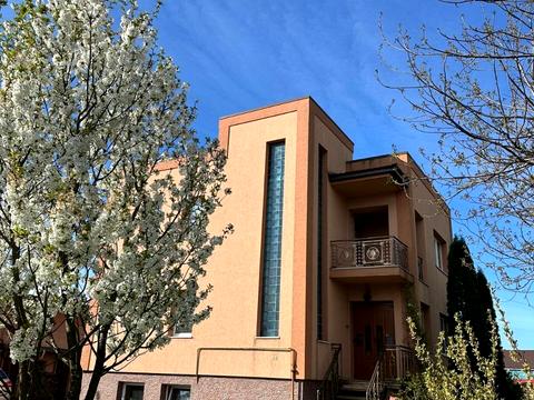 будинок за адресою Центральна