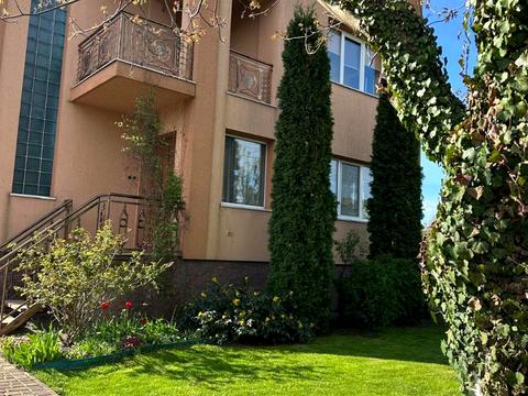 будинок за адресою Центральна