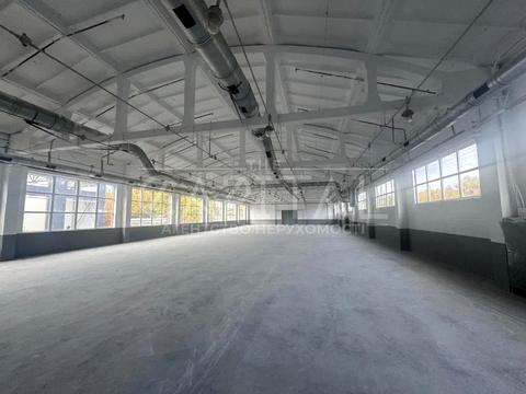 комерційна за адресою Залізнична вул., 5