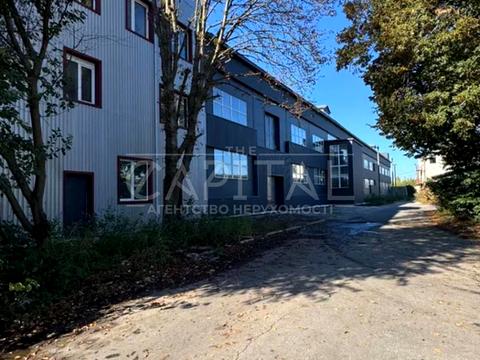 комерційна за адресою Залізнична вул., 5