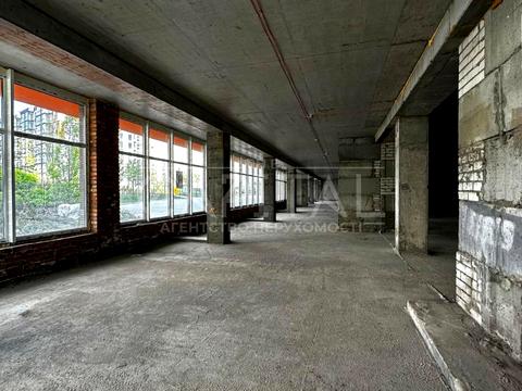 комерційна за адресою Київська вул., 32