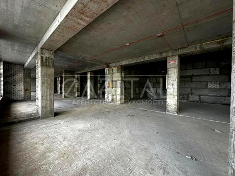 комерційна за адресою Київська вул., 32