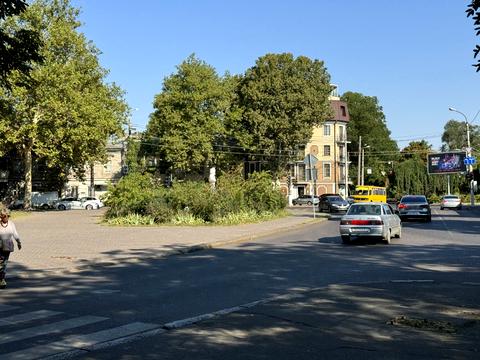 квартира за адресою Богдана Хмельницького вул., 1