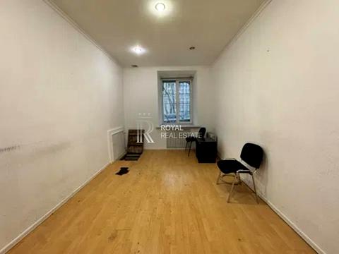 комерційна за адресою Михайла Грушевського вул., 34