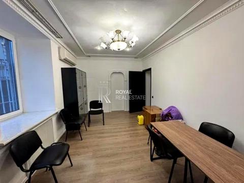 комерційна за адресою Михайла Грушевського вул., 34