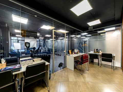 комерційна за адресою Андрія Верхогляда вул. (Михайла Драгомирова), 14-А