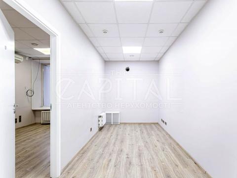 комерційна за адресою Болсуновська вул. (Сергія Струтинського), 8