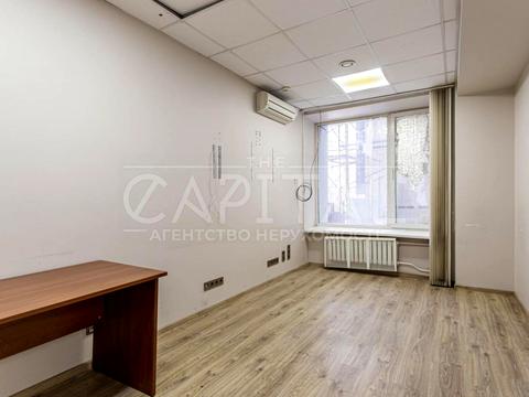 комерційна за адресою Болсуновська вул. (Сергія Струтинського), 8