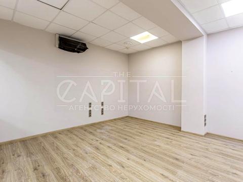 комерційна за адресою Болсуновська вул. (Сергія Струтинського), 8