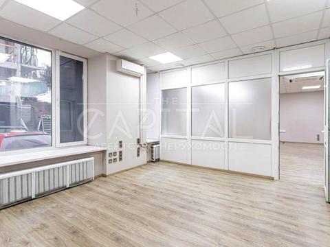 комерційна за адресою Болсуновська вул. (Сергія Струтинського), 8