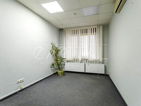 комерційна за адресою Болсуновська вул. (Сергія Струтинського), 8