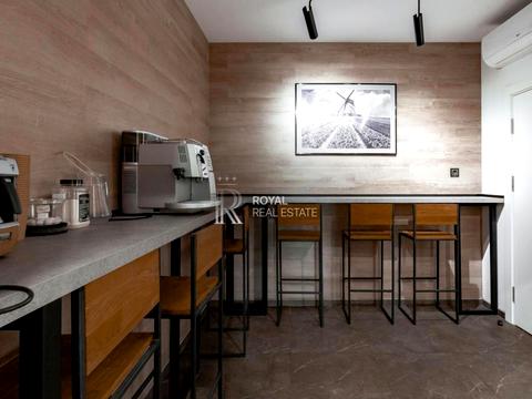 комерційна за адресою Авіаконструктора Антонова вул., 26