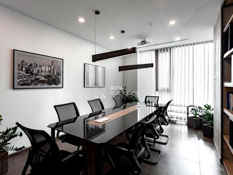 комерційна за адресою Авіаконструктора Антонова вул., 26