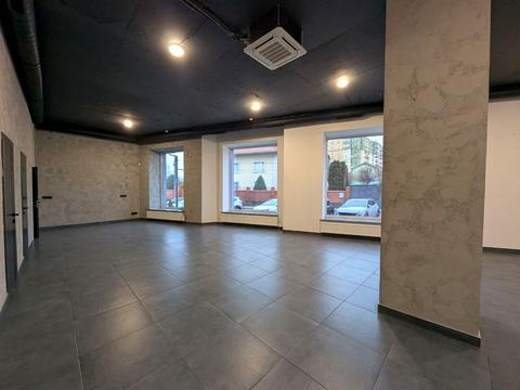 комерційна за адресою Мистецька вул. (Даргомижського), 7