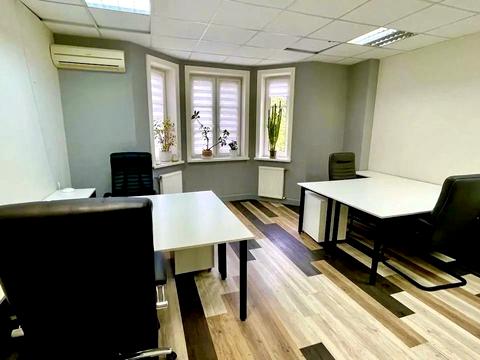 комерційна за адресою Почайнинська вул., 25/49