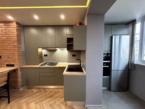 квартира за адресою Академіка Лебедєва вул., 1