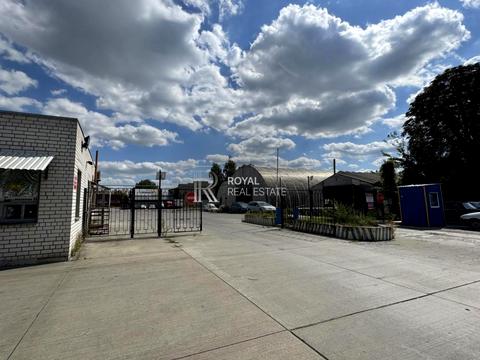 комерційна за адресою Олега Онікієнка вул., 61