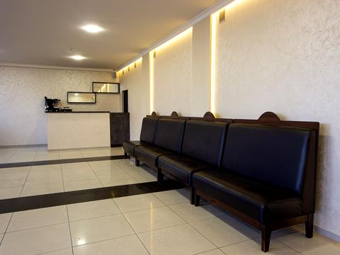 комерційна за адресою Володимира Івасюка, 1