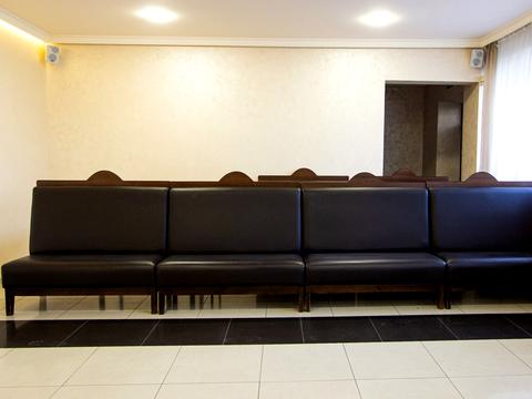 комерційна за адресою Володимира Івасюка, 1