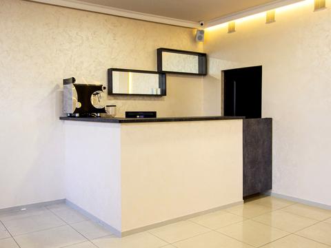 комерційна за адресою Володимира Івасюка, 1