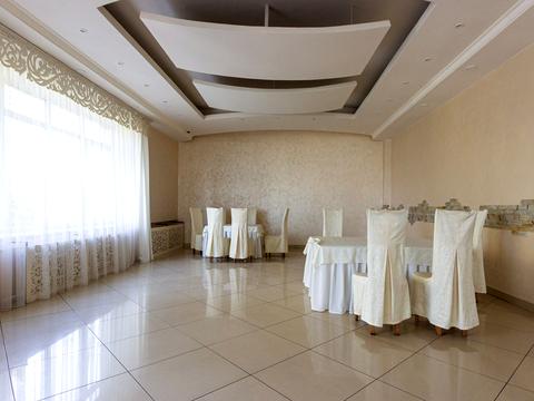 комерційна за адресою Володимира Івасюка, 1