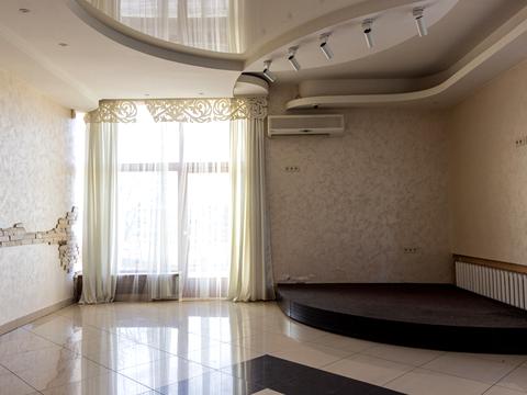 комерційна за адресою Володимира Івасюка, 1