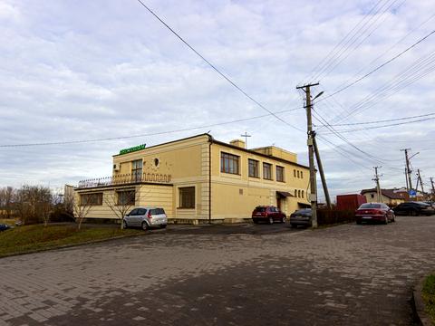 комерційна за адресою Володимира Івасюка, 1