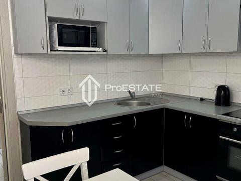 квартира за адресою Софії Русової вул., 7