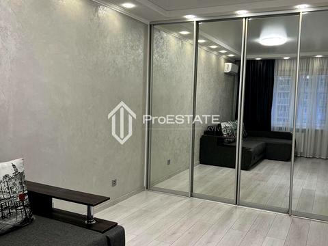 квартира за адресою Софії Русової вул., 7