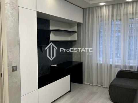 квартира за адресою Софії Русової вул., 7