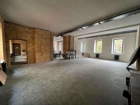 комерційна за адресою Прорізна вул., 8