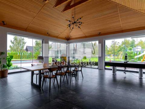 будинок за адресою дніпровська