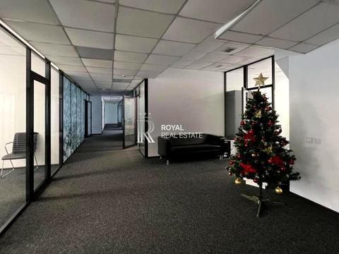 комерційна за адресою Дегтярна вул., 52