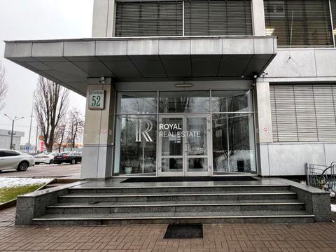 комерційна за адресою Дегтярна вул., 52