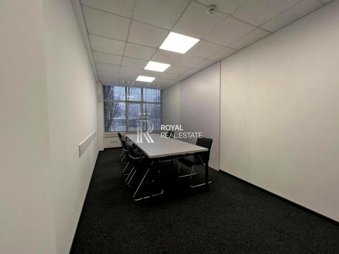 комерційна за адресою Дегтярна вул., 52