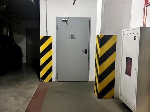 паркоместо по адресу Владимира Моссаковского ул. (Клари Цеткін), 7