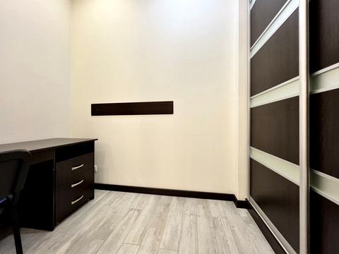 квартира за адресою Академіка Глушкова просп., 9-Д