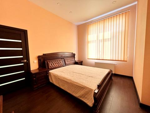 квартира за адресою Академіка Глушкова просп., 9-Д