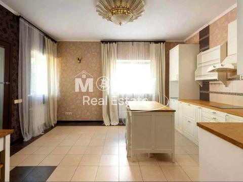 будинок за адресою Межигірська вул.