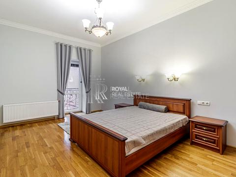 будинок за адресою Богатирська вул.