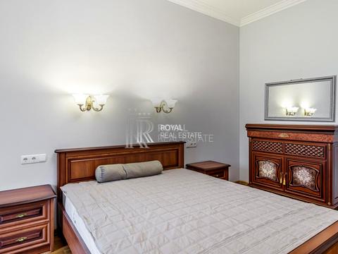 будинок за адресою Богатирська вул.