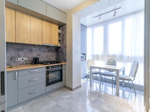 квартира за адресою Молодіжна вул., 4