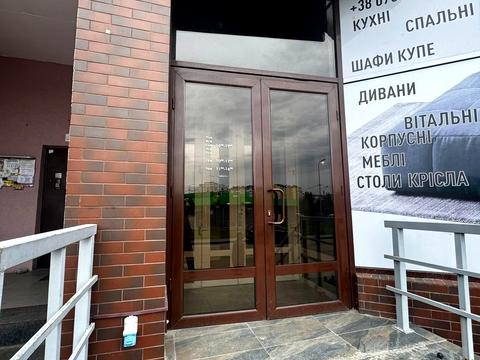 комерційна за адресою Олександра Довженка вул., 9