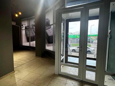 комерційна за адресою Олександра Довженка вул., 9