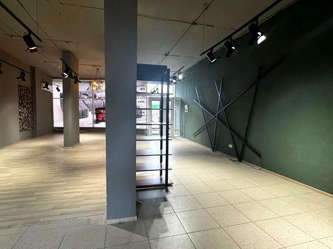 комерційна за адресою Олександра Довженка вул., 9