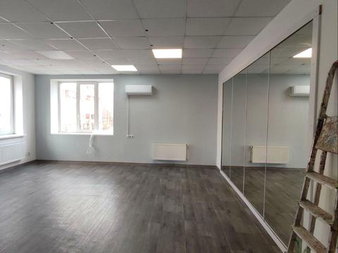 комерційна за адресою Героїв Дніпра вул., 53