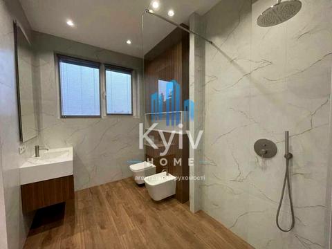 будинок за адресою Квітнева вул.