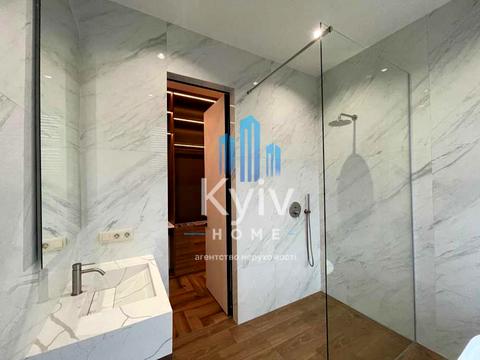 будинок за адресою Квітнева вул.