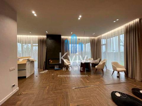 будинок за адресою Квітнева вул.